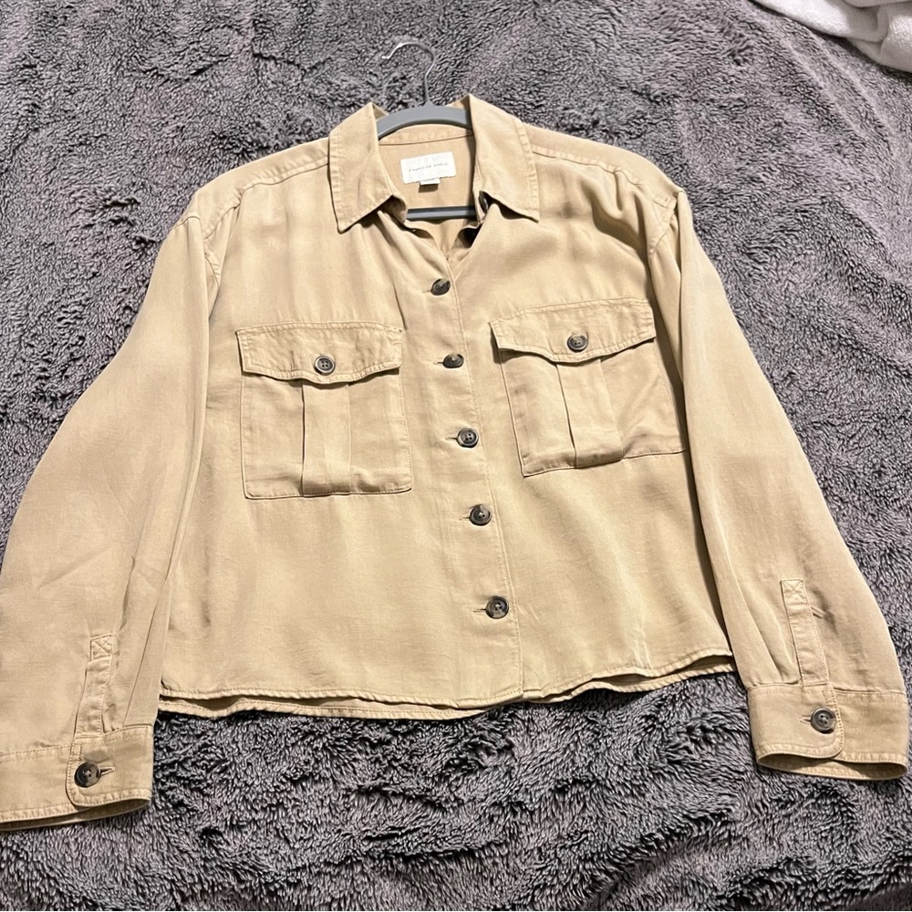 Blouse woman’s size Medium GREAT CONDITION